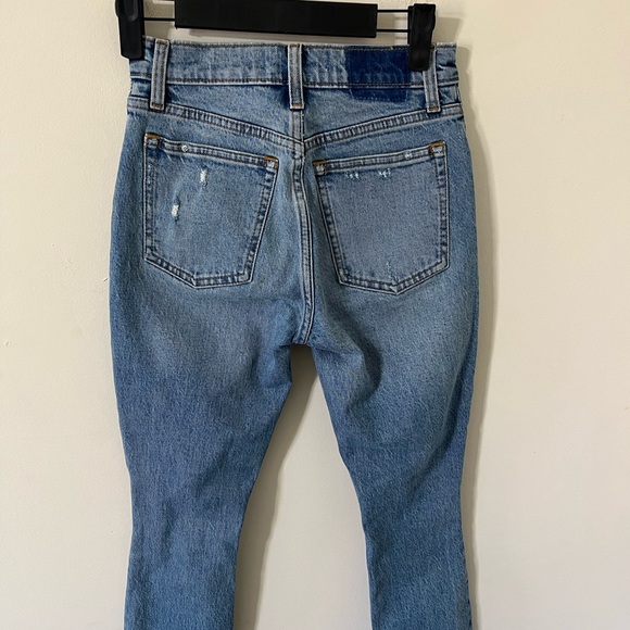 Abercrombie & Fitch The Skinny High Rise Medium Wash Distressed Denim Jean 000 - Picture 8 of 11